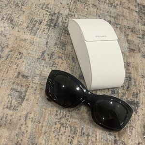 Prada sun glasses